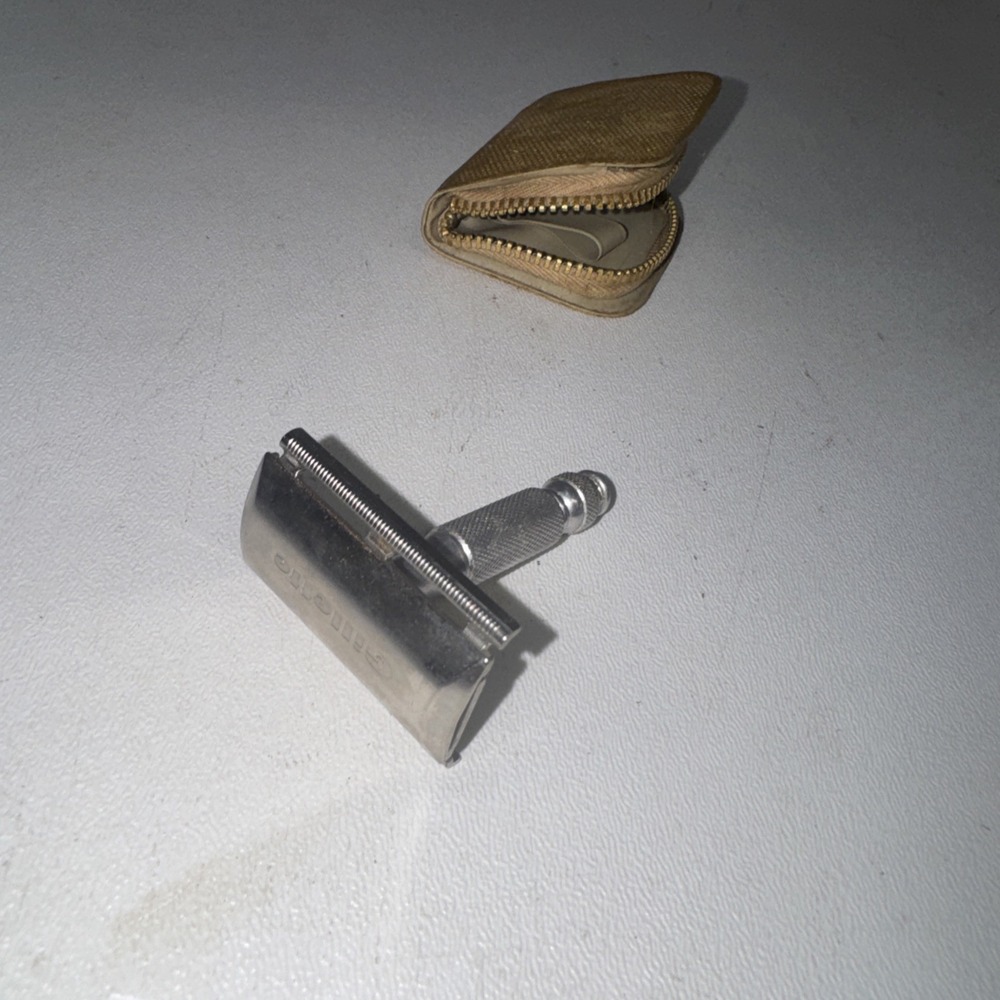 Gillette Pocket Edition Old Type VTG DE Safety Razor